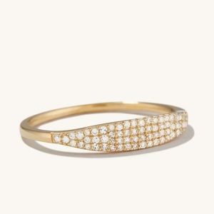 Pavé Slim Signet